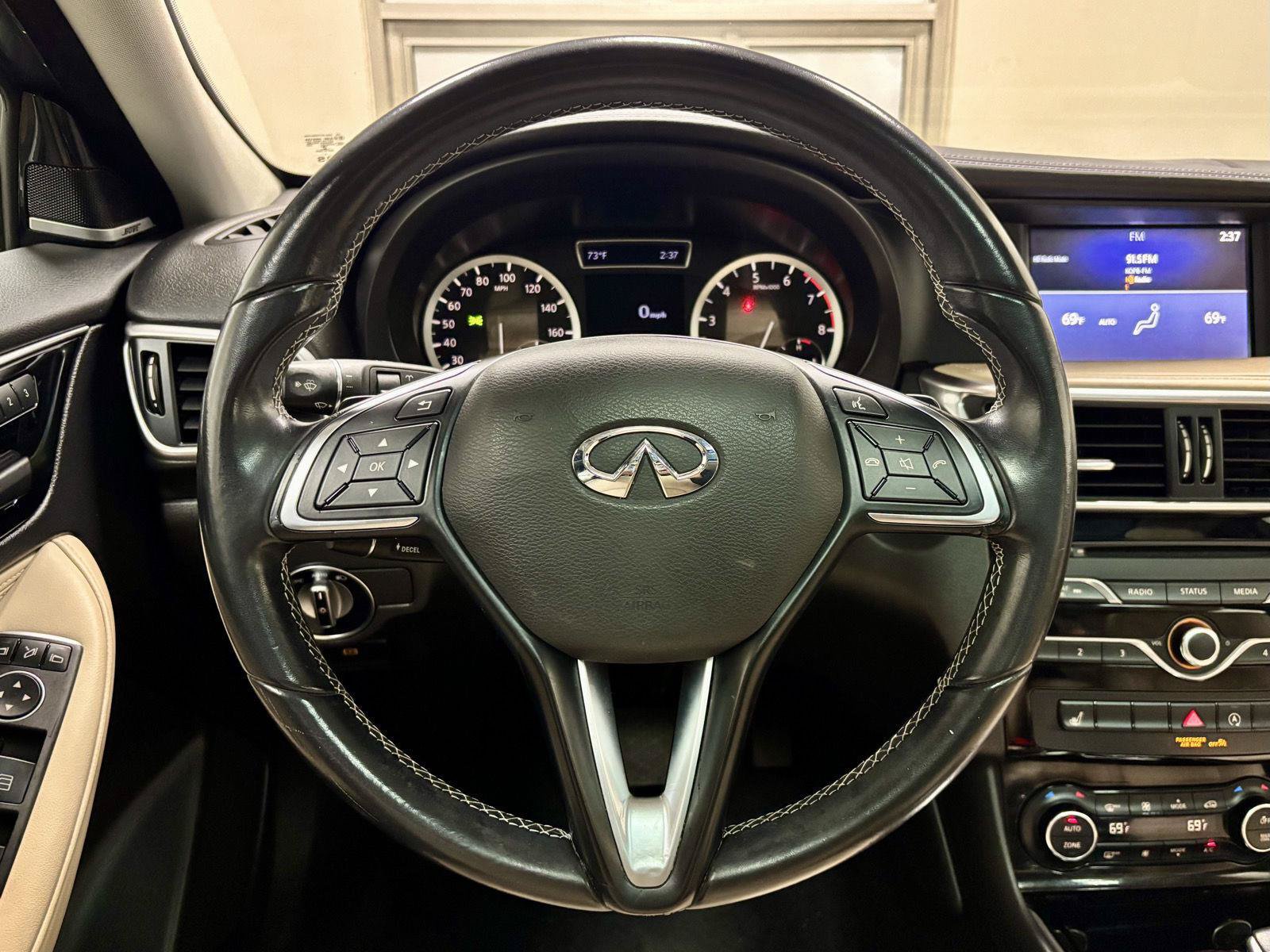 Used 2017 INFINITI QX30 Premium AWD/4WD image 23