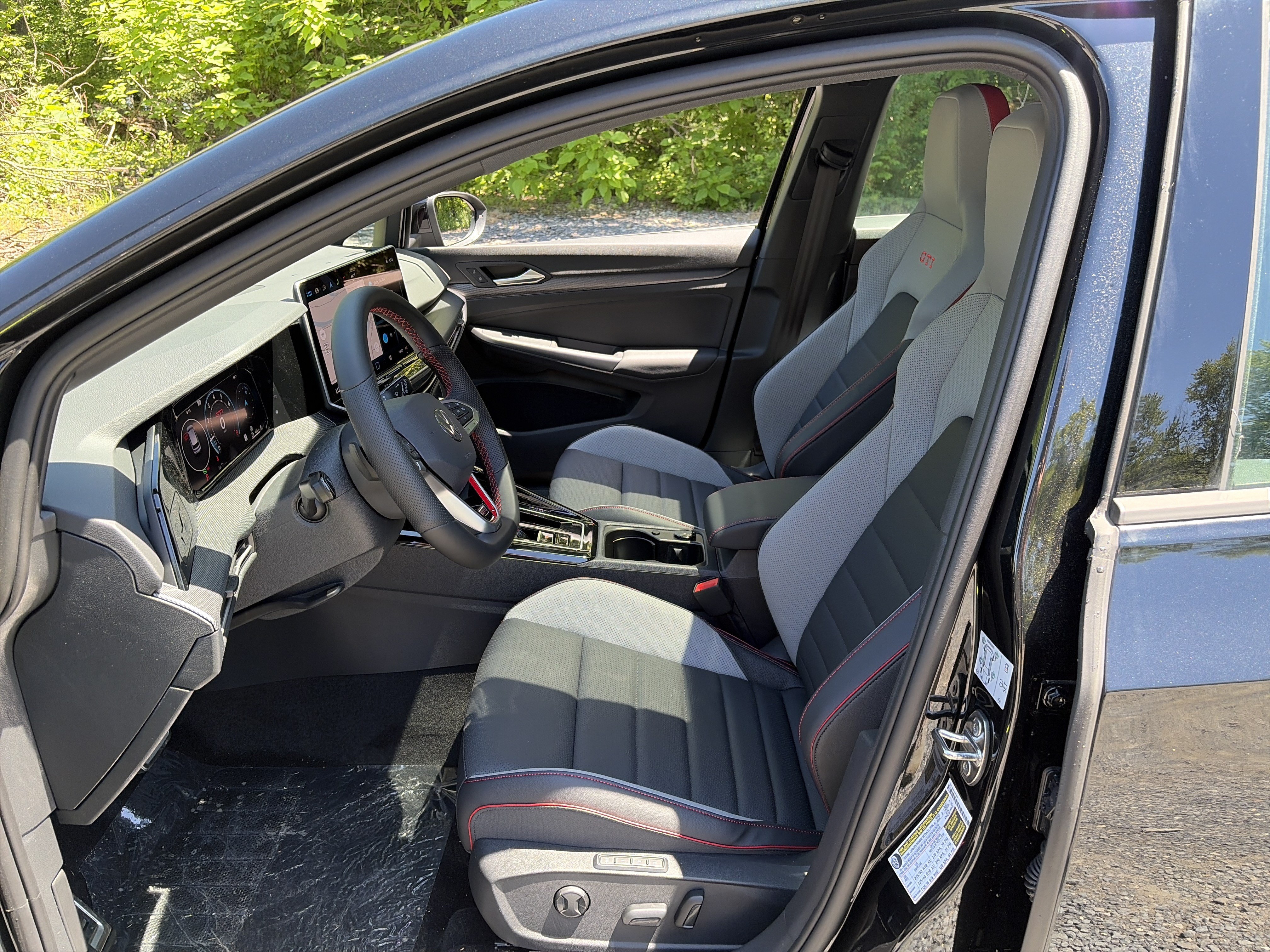 New 2026 Volkswagen GTI SE FWD image 10