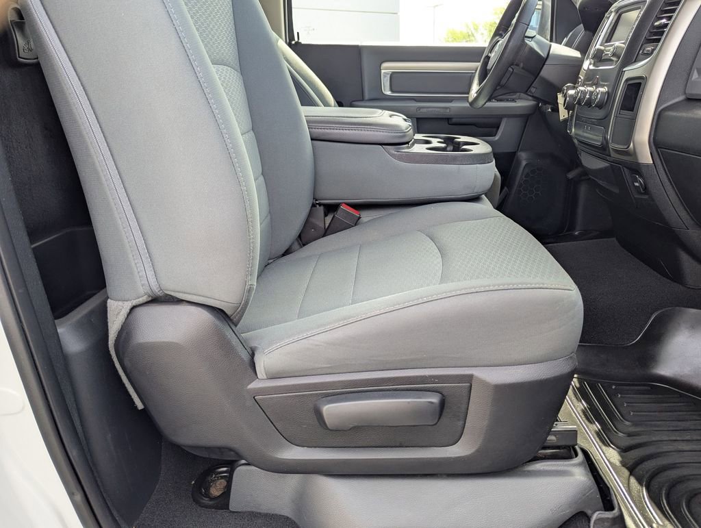 Used 2018 RAM 1500 Classic SLT AWD/4WD image 22
