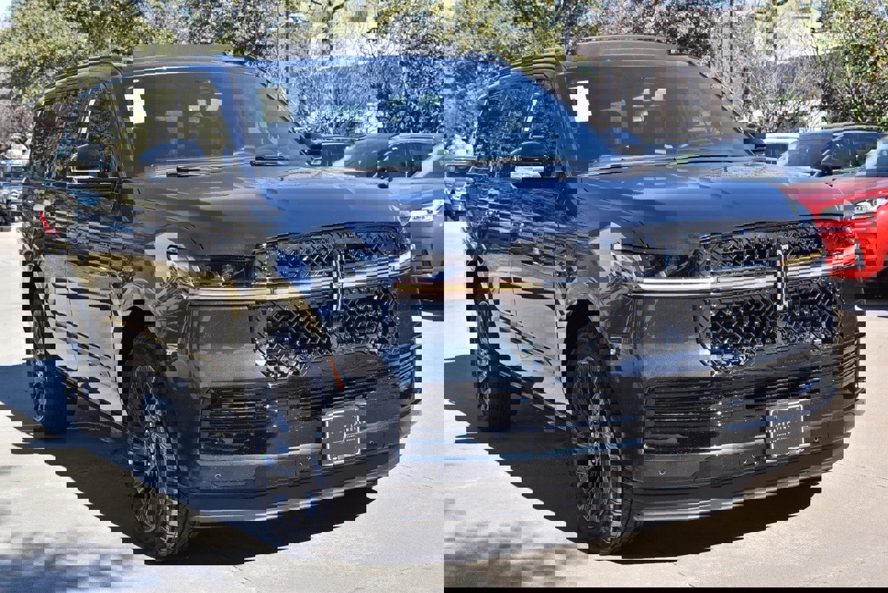 New 2025 Lincoln Navigator Reserve w/ Jet Appearance Package image 10