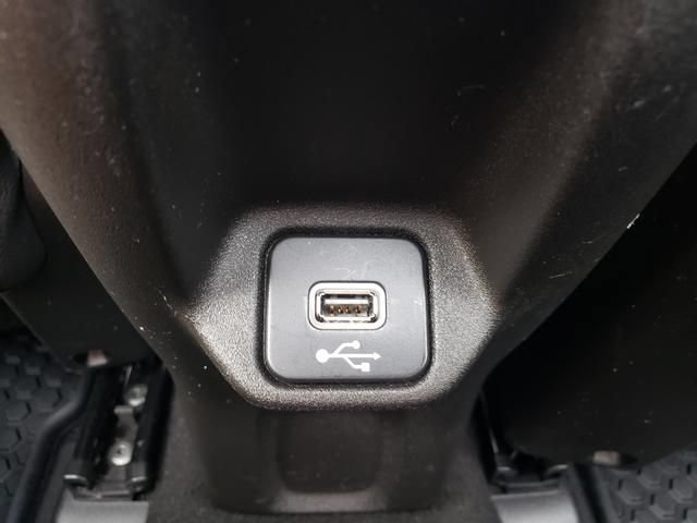 Used 2023 Jeep Renegade Limited w/ Sun/Sound Group AWD/4WD image 14