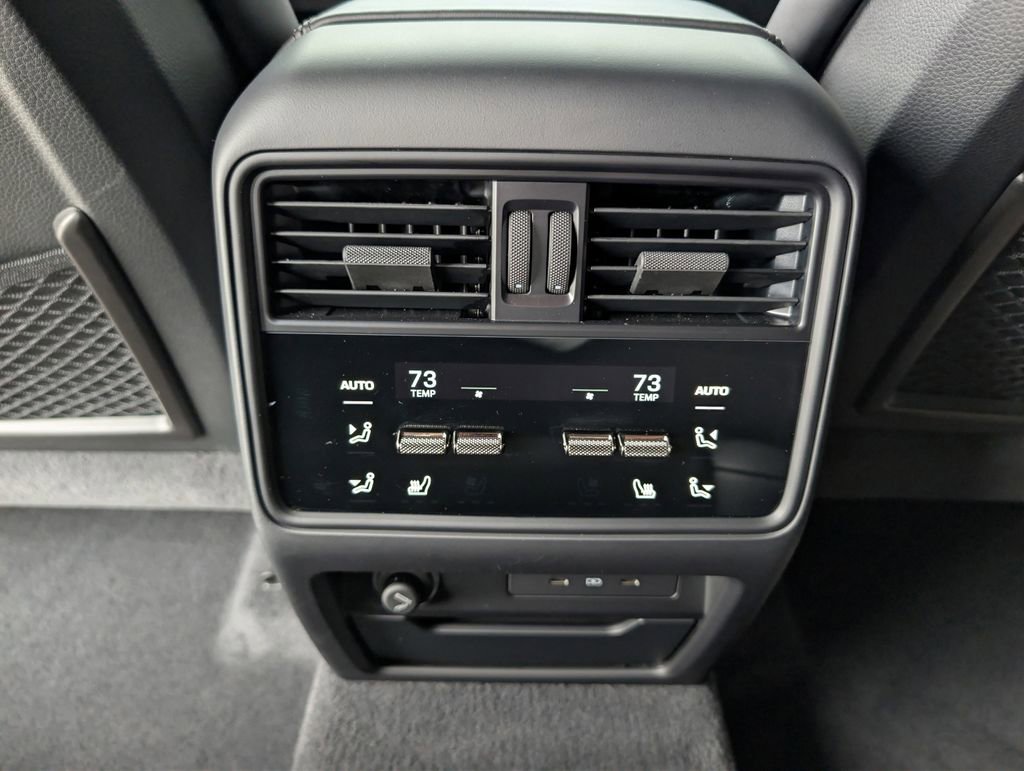 Certified 2025 Porsche Cayenne Turbo image 27
