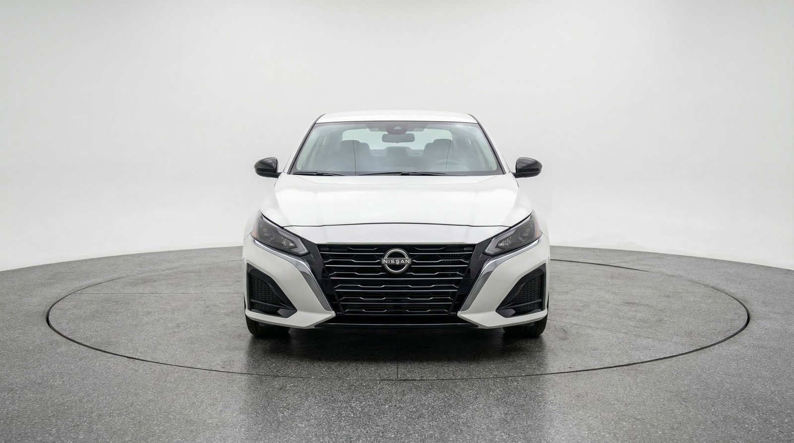 Used 2025 Nissan Altima 2.5 SV image 2