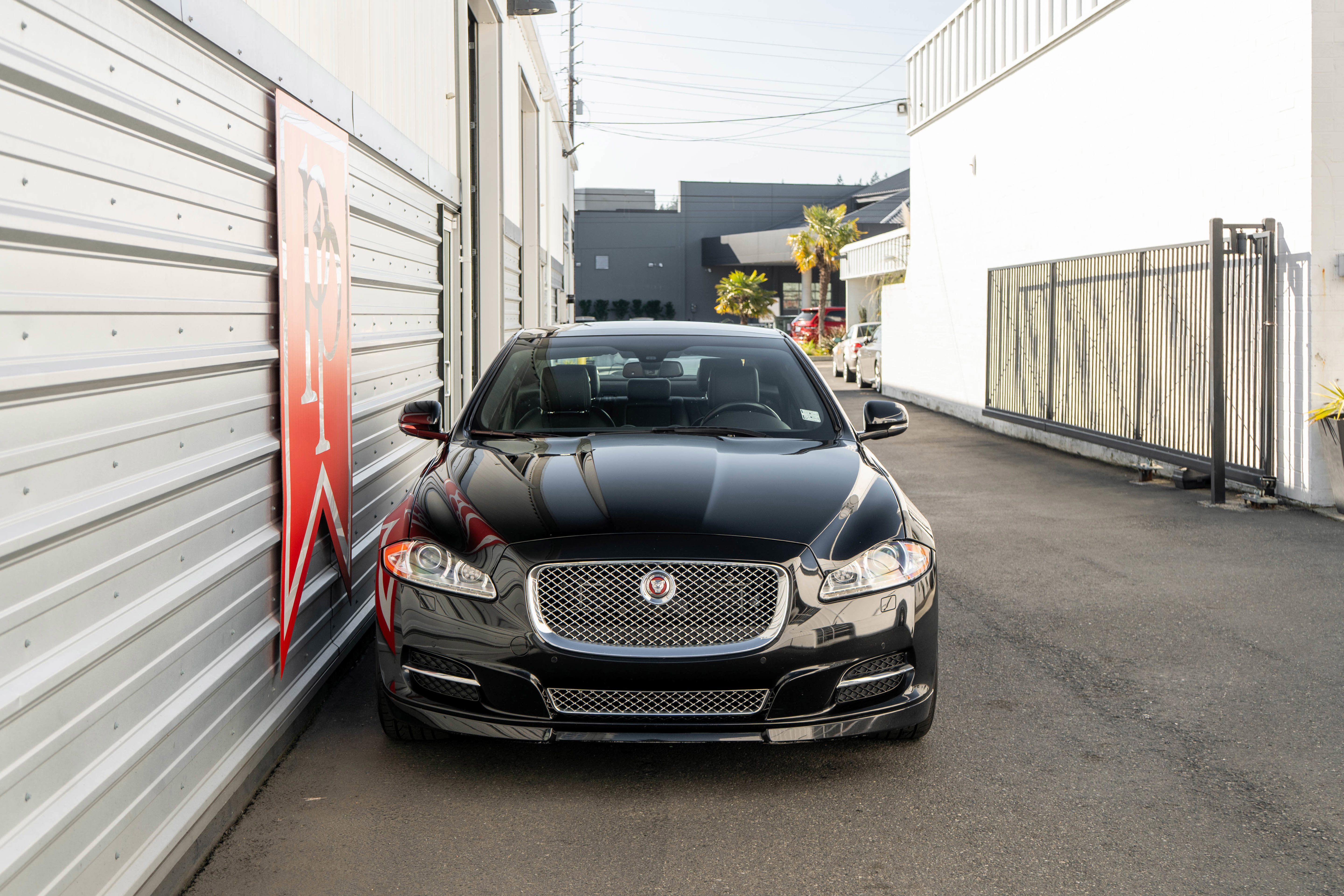 Used 2015 Jaguar XJ image 37