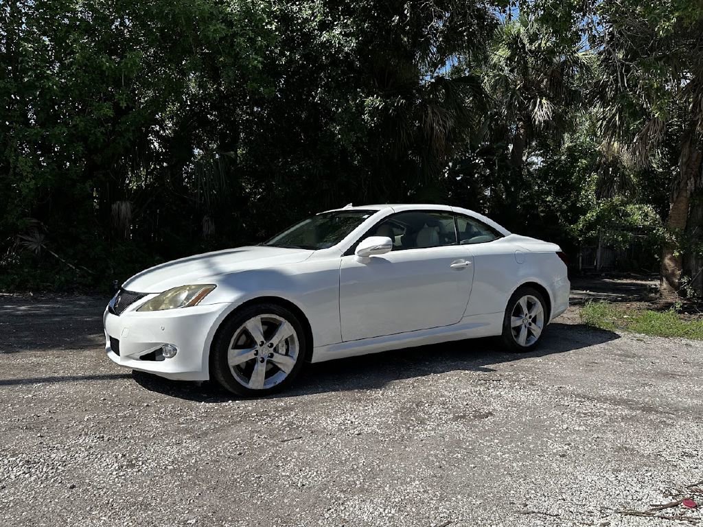 Used 2010 Lexus IS 350C image 4