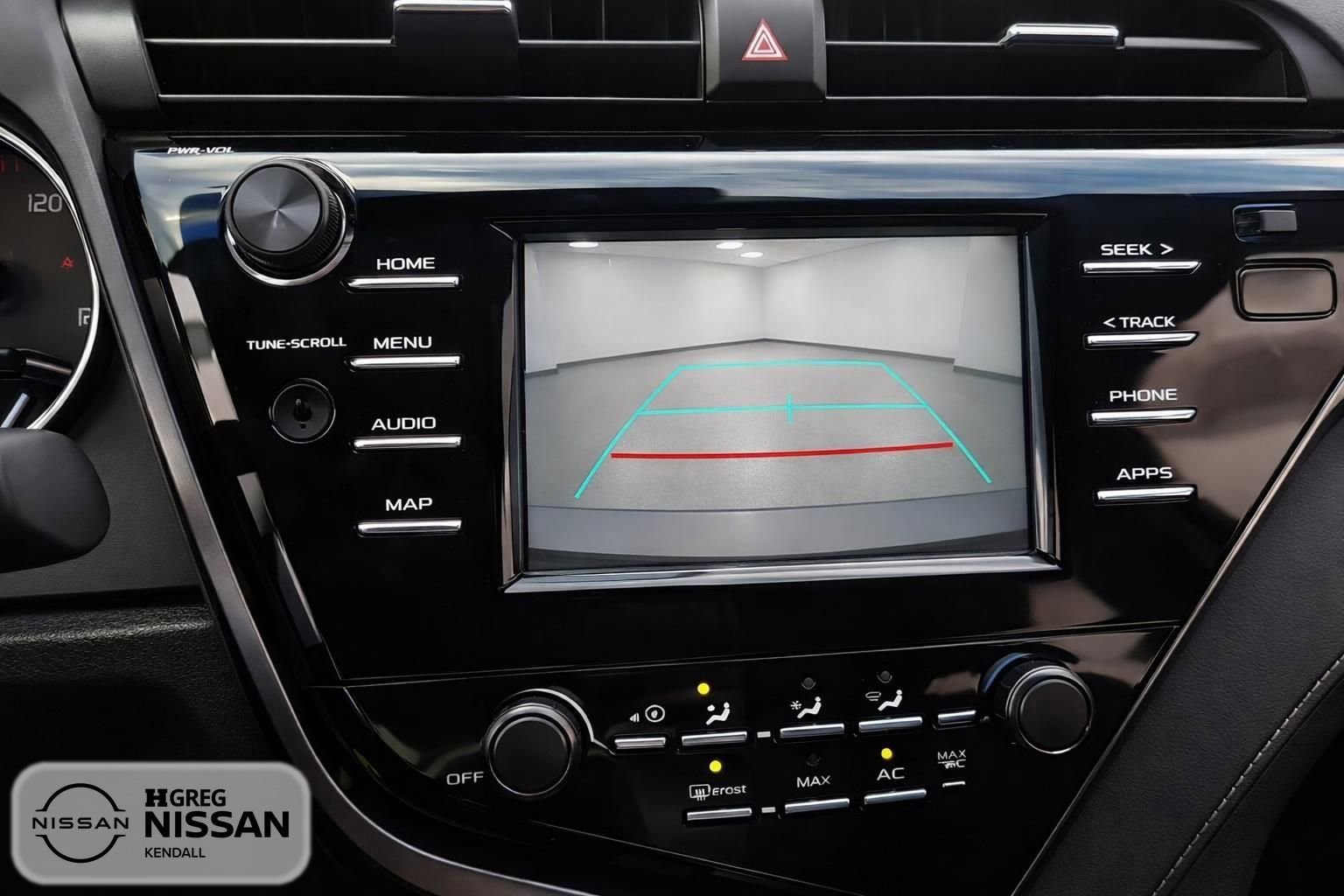 Used 2019 Toyota Camry LE FWD image 11