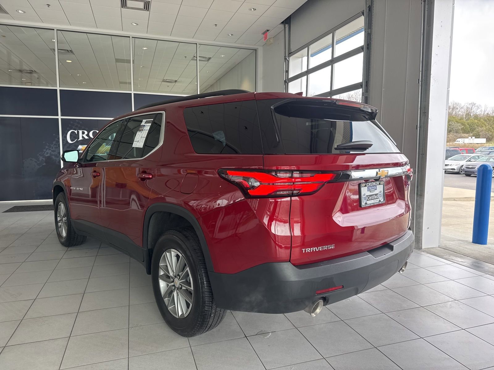 Used 2023 Chevrolet Traverse LT image 6