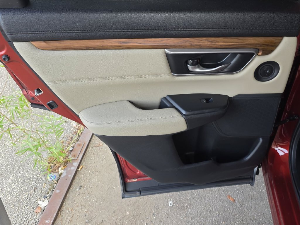 Used 2018 Honda CR-V Touring image 28