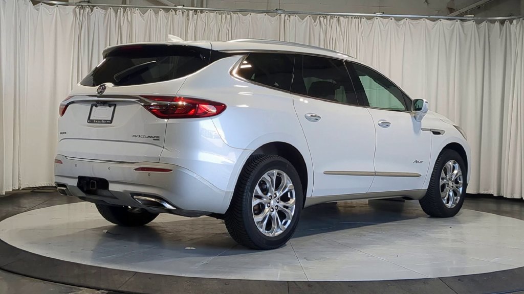 Used 2018 Buick Enclave Avenir w/ Avenir Technology Package AWD/4WD image 8