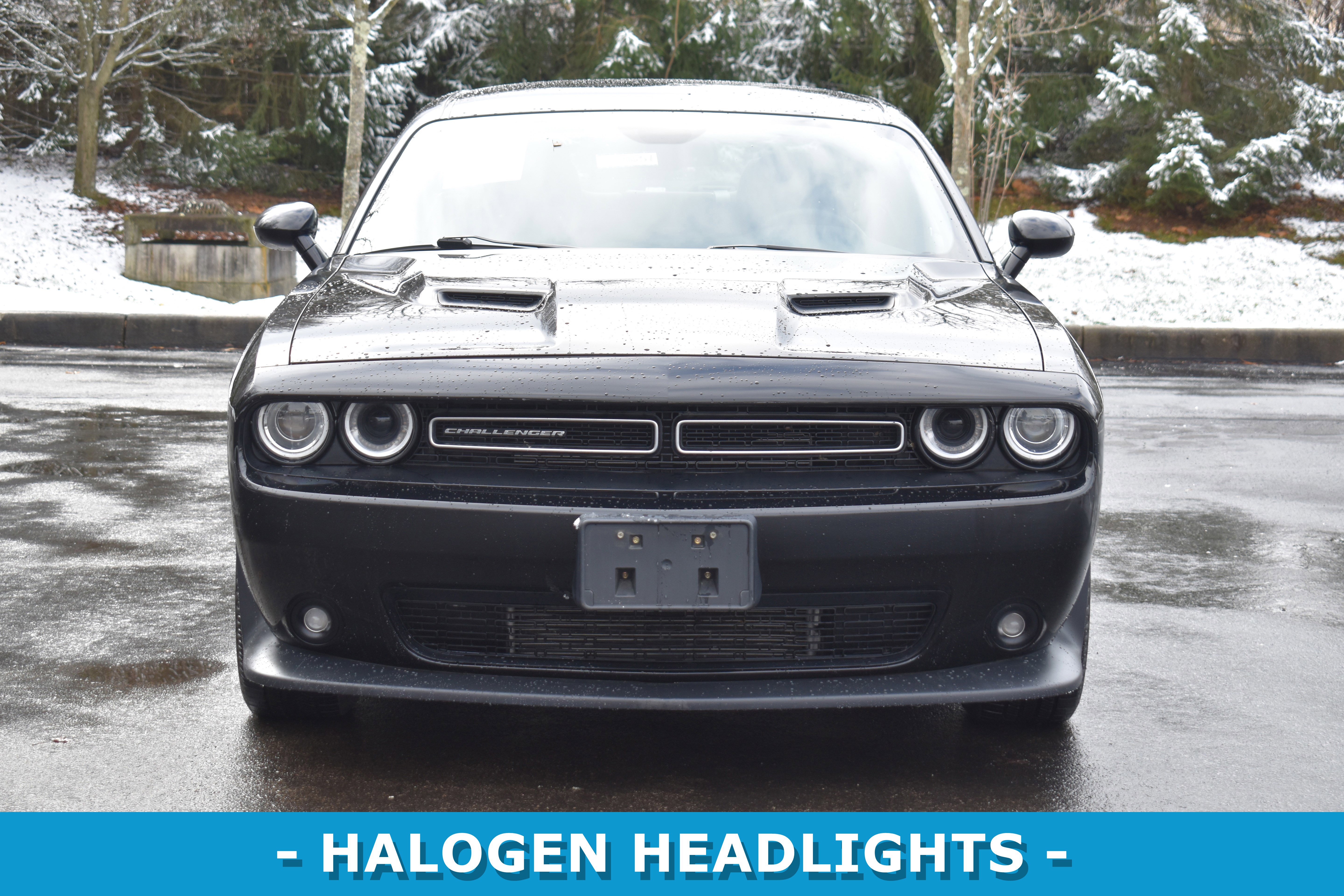Used 2015 Dodge Challenger SXT image 2