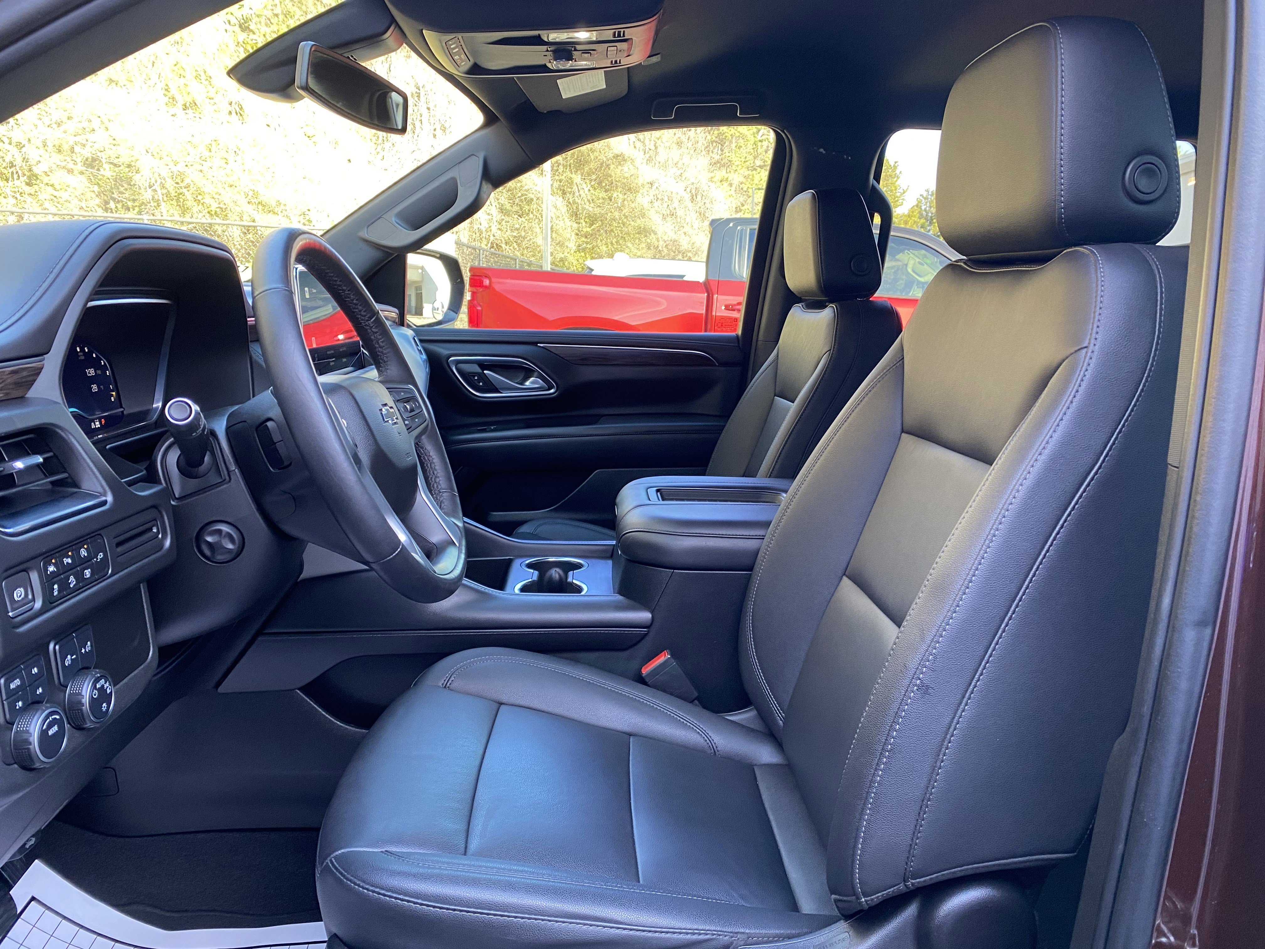 Used 2022 Chevrolet Tahoe Z71 w/ Luxury Package image 16