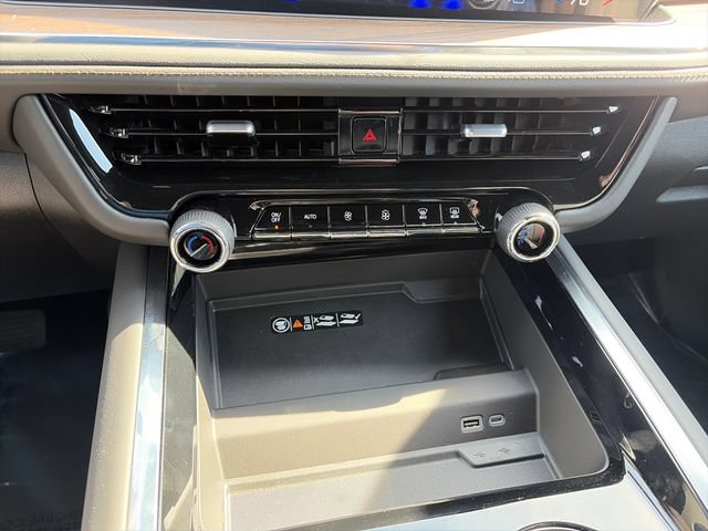 New 2026 Chevrolet Tahoe High Country AWD/4WD image 19
