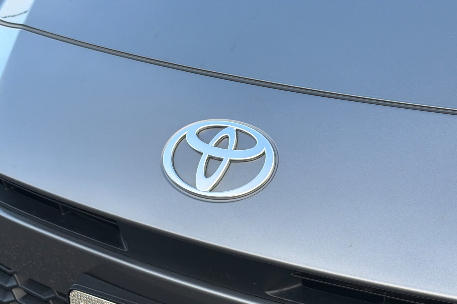 Used 2025 Toyota Camry SE w/ Convenience Package FWD image 40