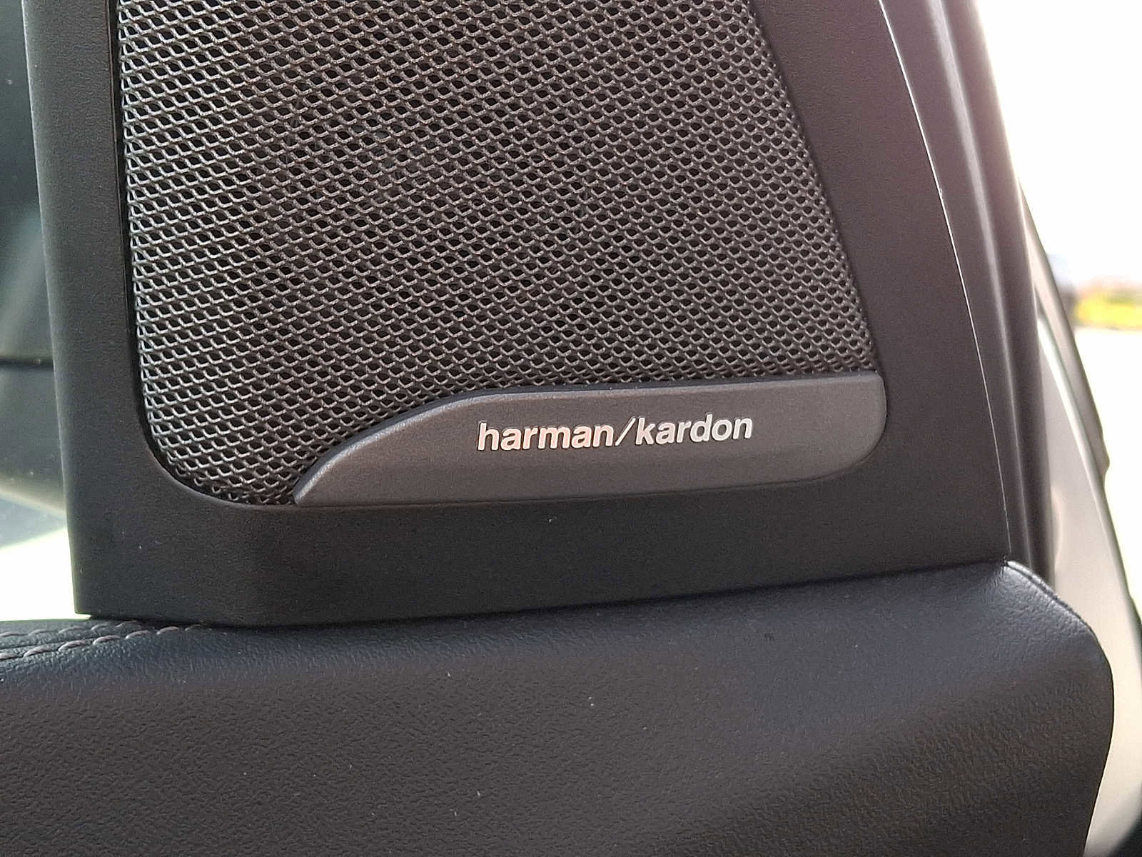 Used 2023 BMW X7 xDrive40i w/ Premium Package image 24