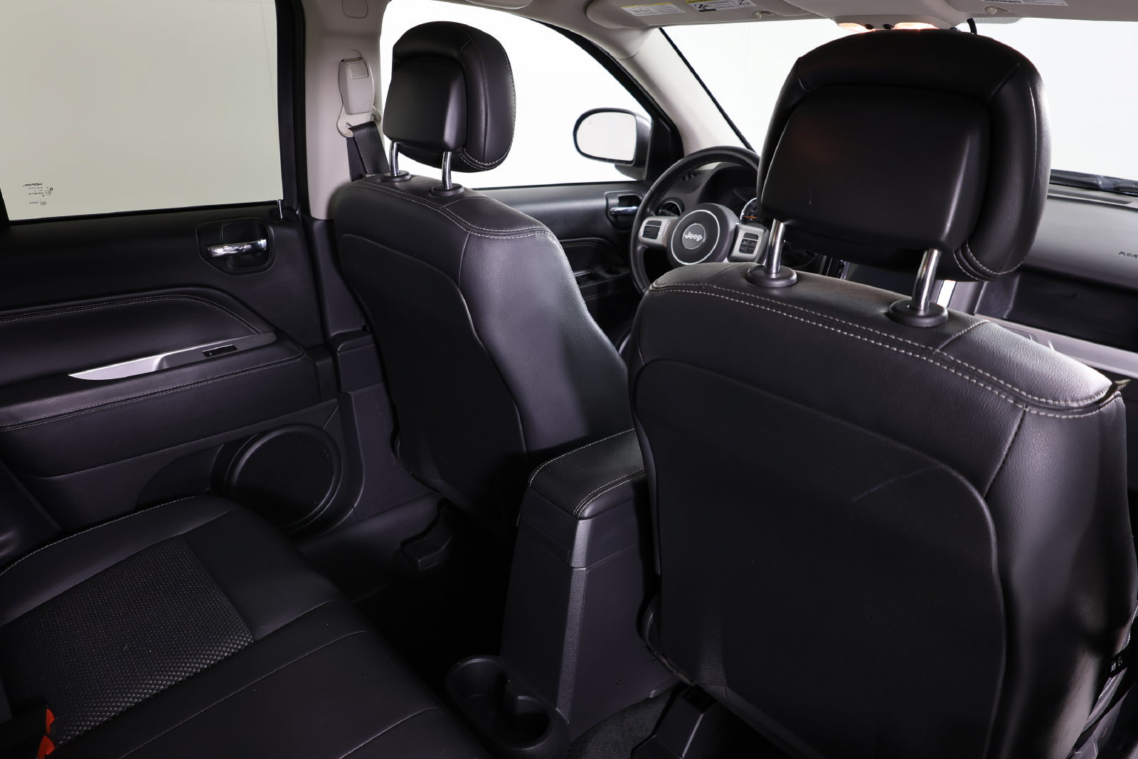 Used 2015 Jeep Compass Latitude w/ Sun/Sound Group FWD image 30