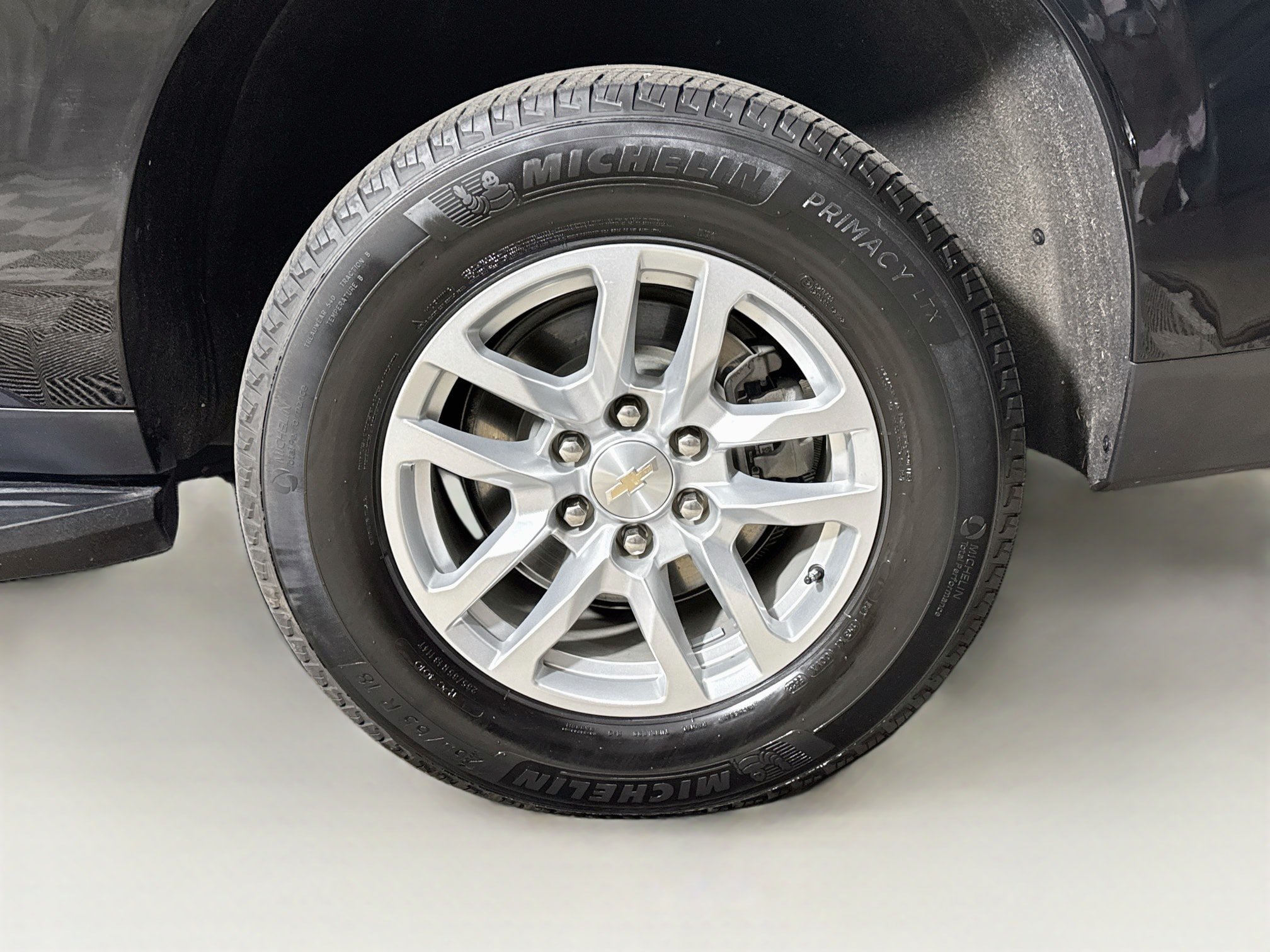 Used 2023 Chevrolet Suburban LS AWD/4WD image 30