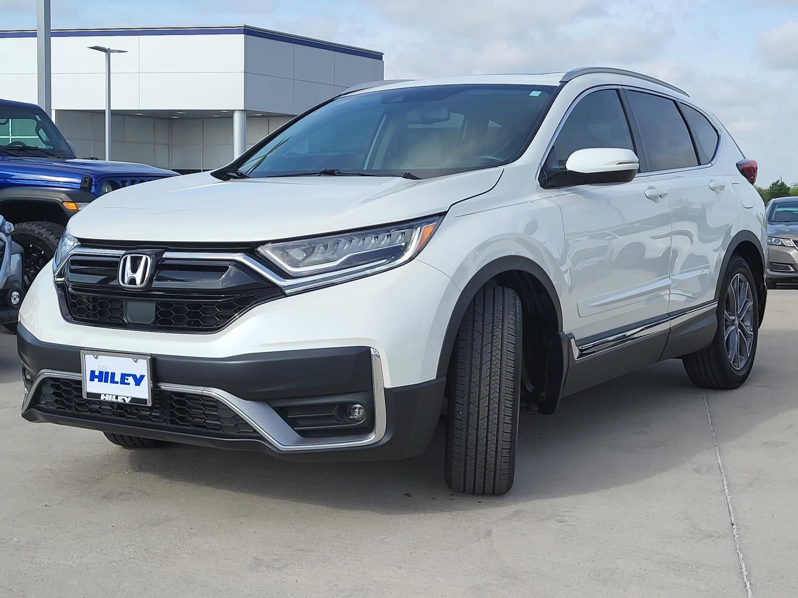 Used 2020 Honda CR-V Touring image 2