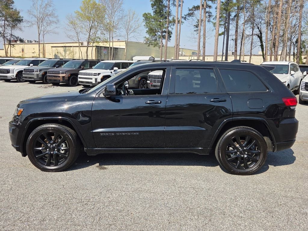 Used 2021 Jeep Grand Cherokee Laredo X image 4