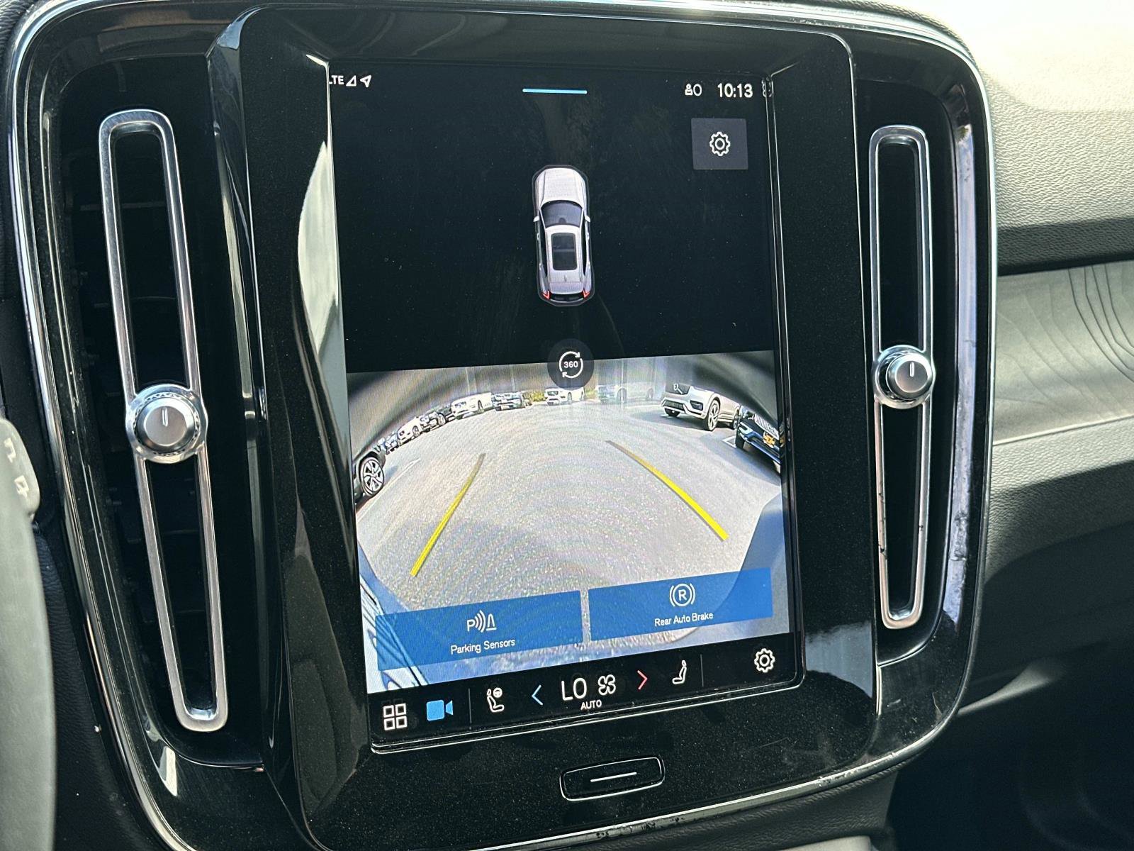 Certified 2023 Volvo XC40 Recharge Plus image 13