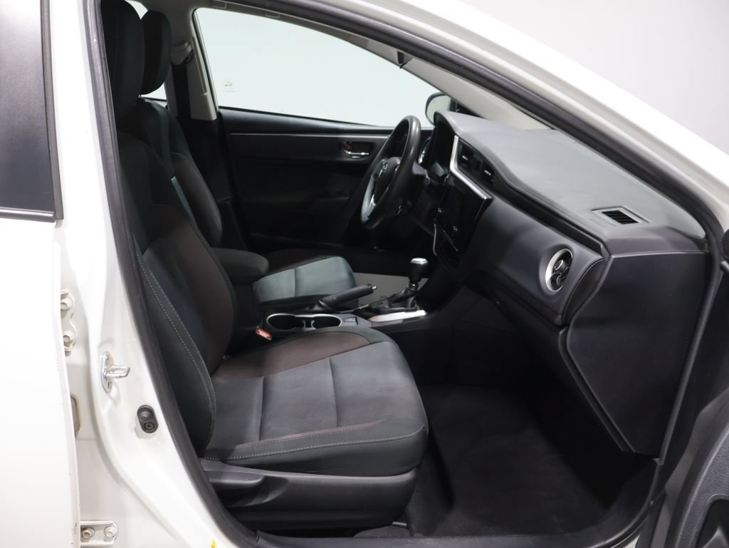 Used 2018 Toyota Corolla LE FWD image 22