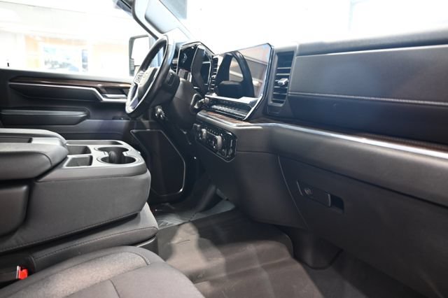Used 2024 Chevrolet Silverado 2500 LT AWD/4WD image 14