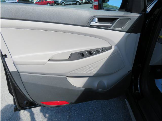 Used 2018 Hyundai Tucson SEL w/ Cargo Package AWD/4WD image 11