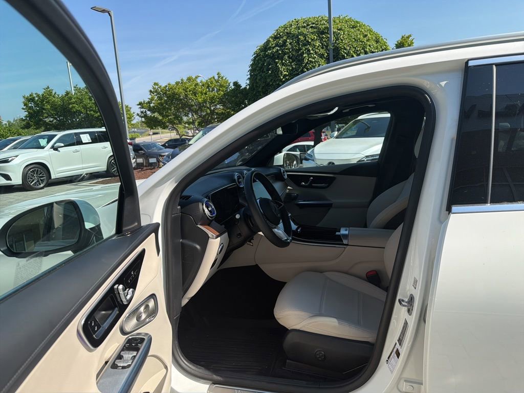 Used 2023 Mercedes-Benz GLC 300 4MATIC image 28
