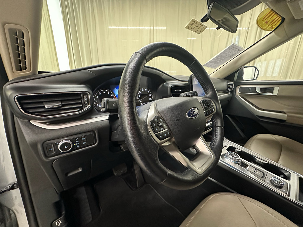 Used 2020 Ford Explorer XLT w/ Equipment Group 202A image 27