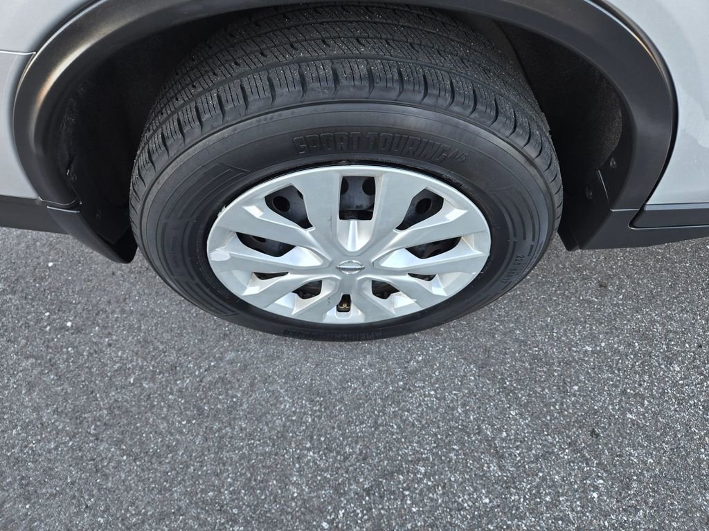 Used 2019 Nissan Rogue S image 11