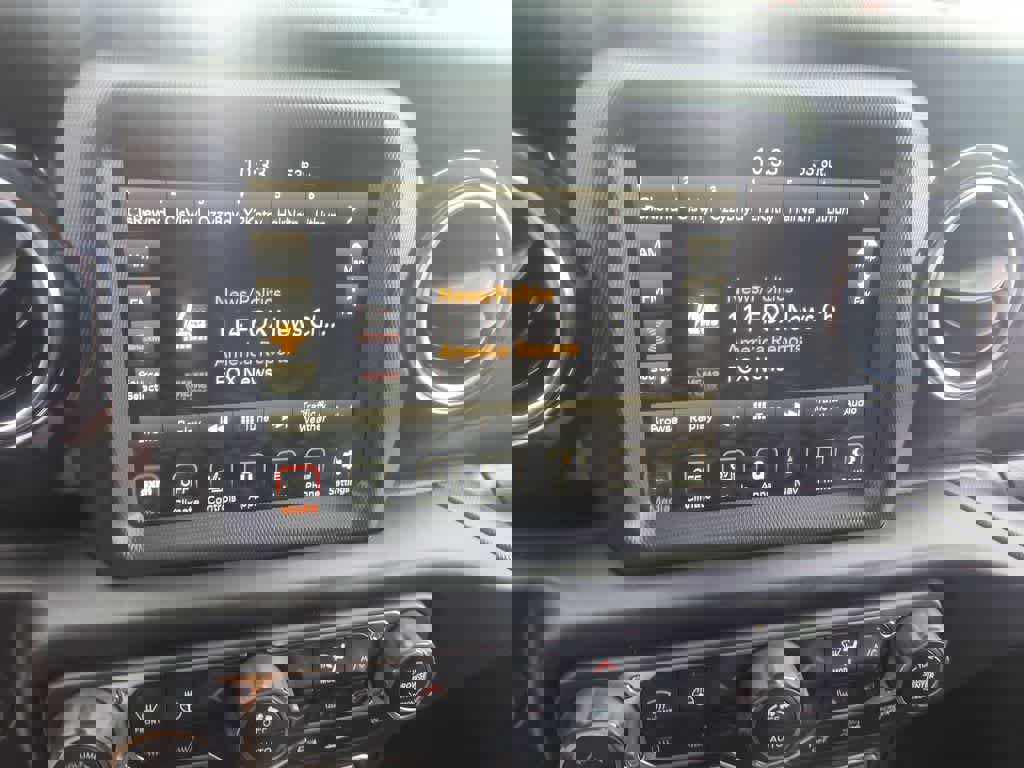 Used 2022 Jeep Wrangler Unlimited Rubicon w/ Xtreme Recon 35" Tire Package image 16