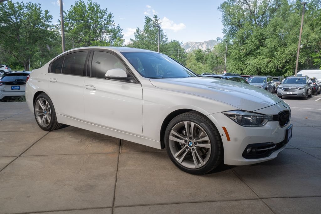 Used 2016 BMW 328i xDrive Sedan AWD/4WD image 2