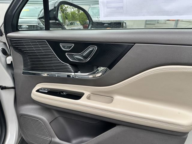 Certified 2020 Lincoln Corsair AWD w/ Equipment Group 101A image 35