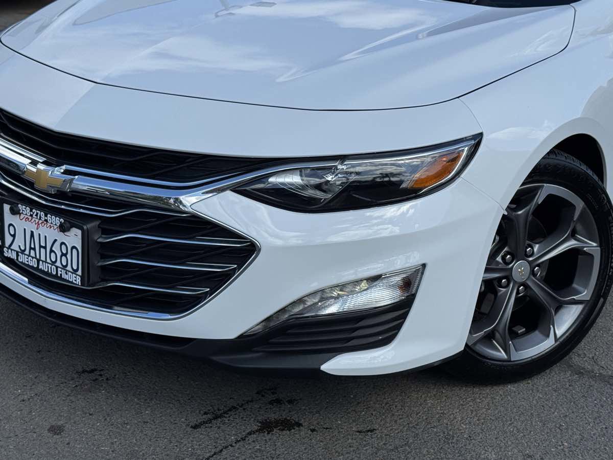 Used 2024 Chevrolet Malibu LT FWD image 3