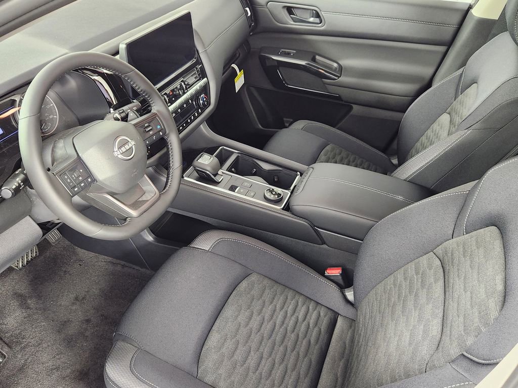 New 2026 Nissan Pathfinder SV w/ SV Premium Package AWD/4WD image 10