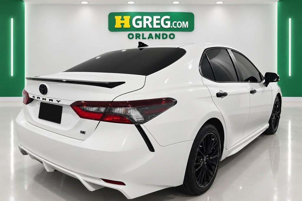 Used 2022 Toyota Camry SE FWD image 6