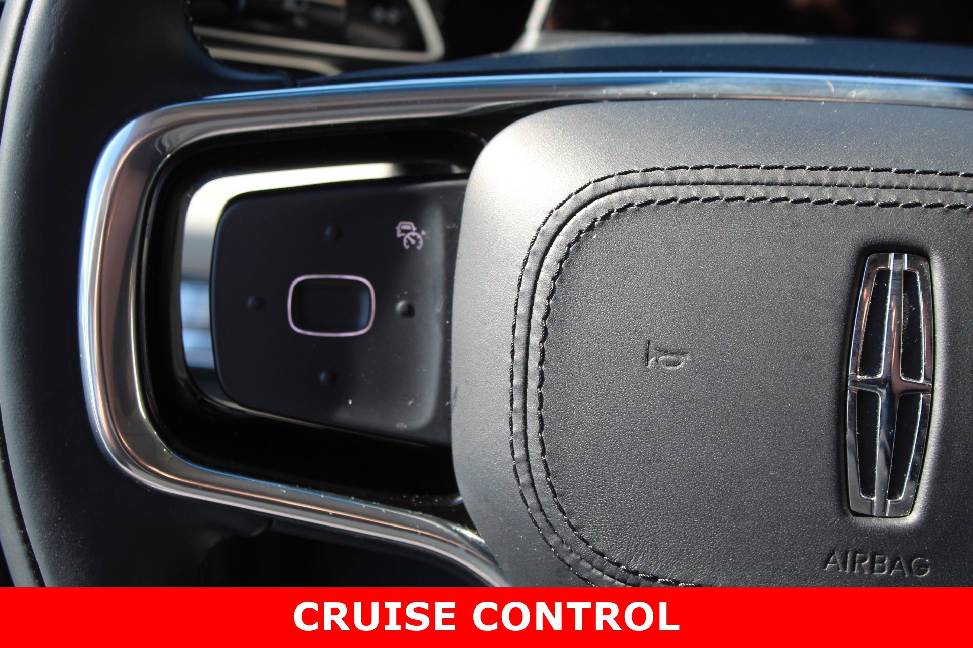 Used 2024 Lincoln Nautilus Reserve w/ Equipment Group 203A image 18