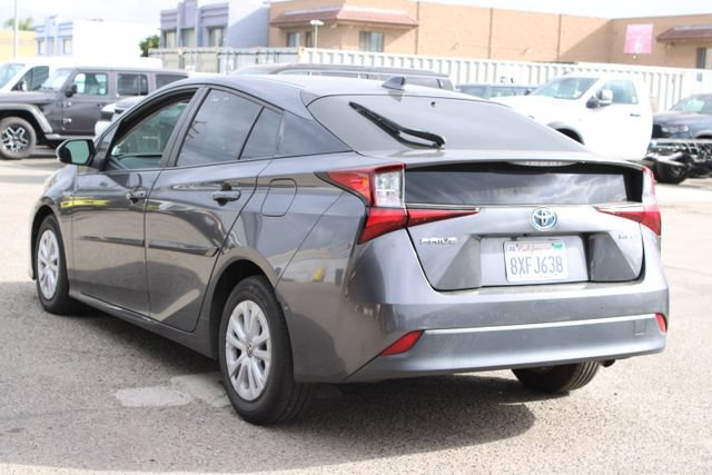 Used 2022 Toyota Prius LE FWD image 2