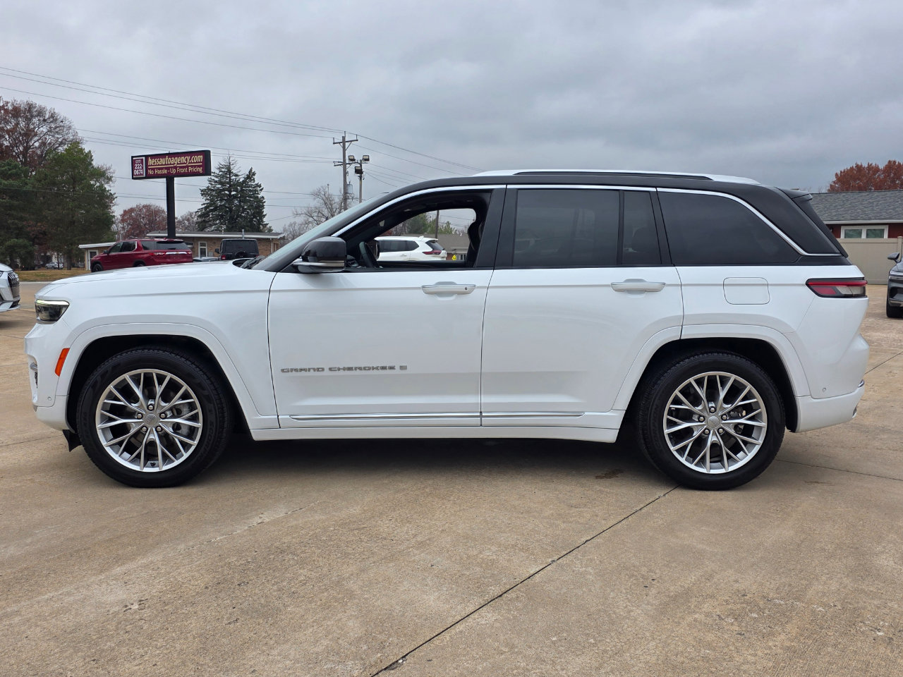 Used 2022 Jeep Grand Cherokee Summit w/ Adv Protech Group IV image 8