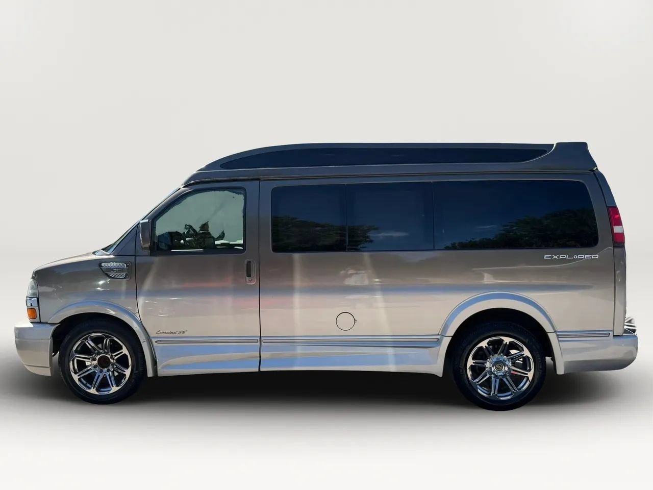 Used 2015 Chevrolet Express 2500 RWD image 6