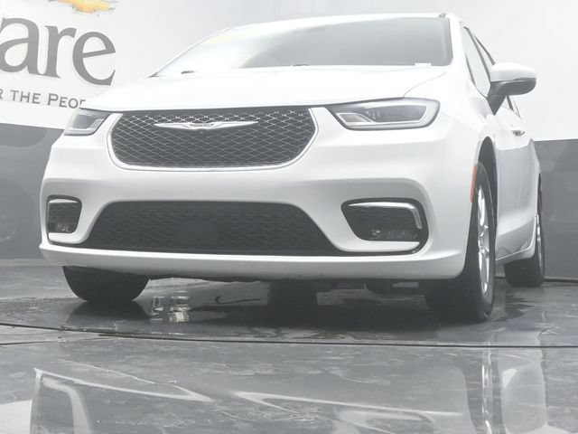 Used 2023 Chrysler Pacifica Touring-L FWD image 55
