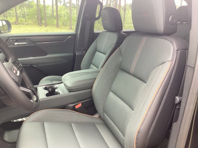 New 2026 GMC Acadia AT4 w/ Luxury Package image 14