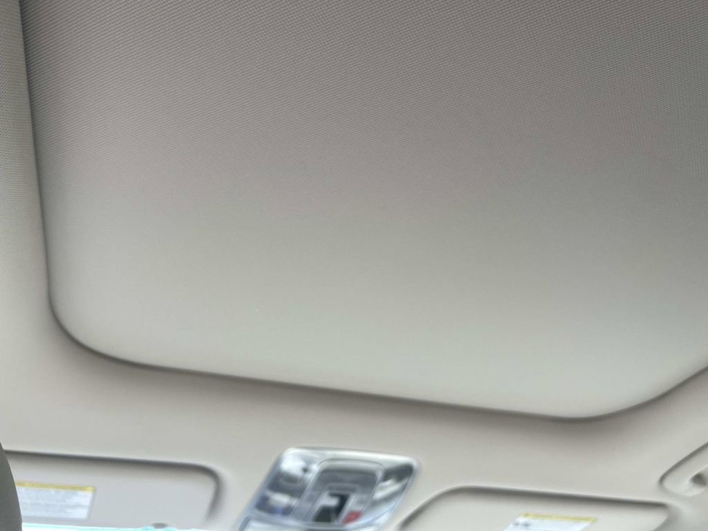 New 2026 Genesis GV70 2.5T Select image 28