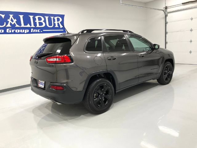 Used 2018 Jeep Cherokee Latitude w/ Altitude Package AWD/4WD image 11