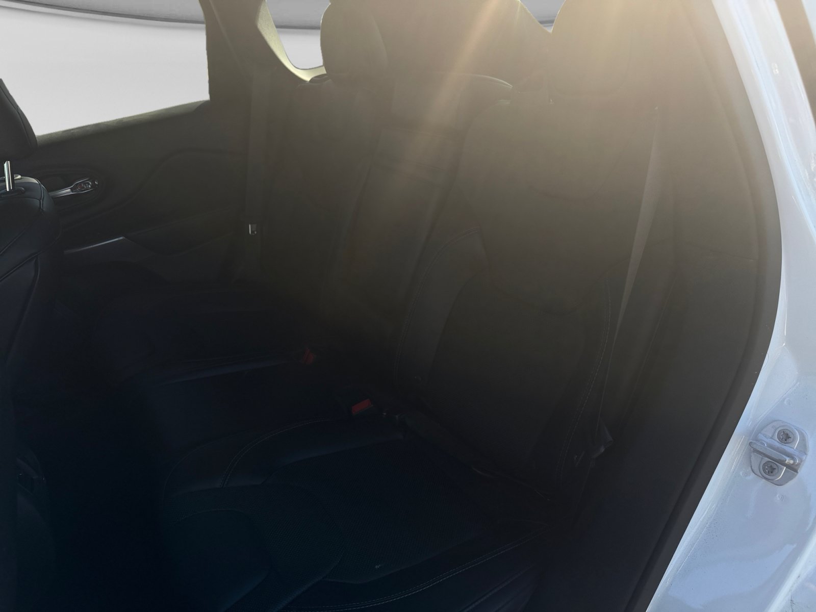 Used 2019 Jeep Cherokee Limited AWD/4WD image 21