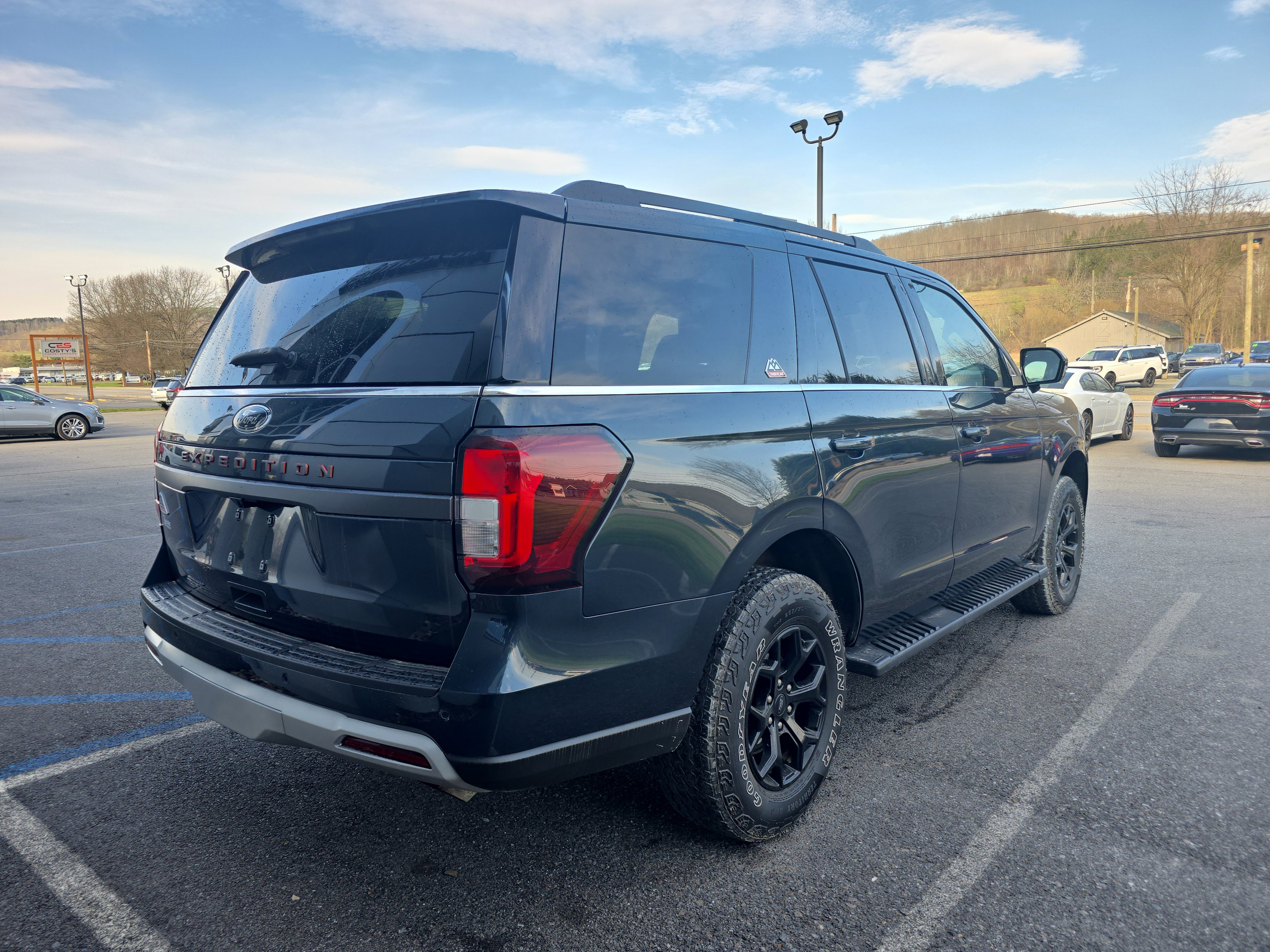 Used 2024 Ford Expedition Timberline AWD/4WD video 3