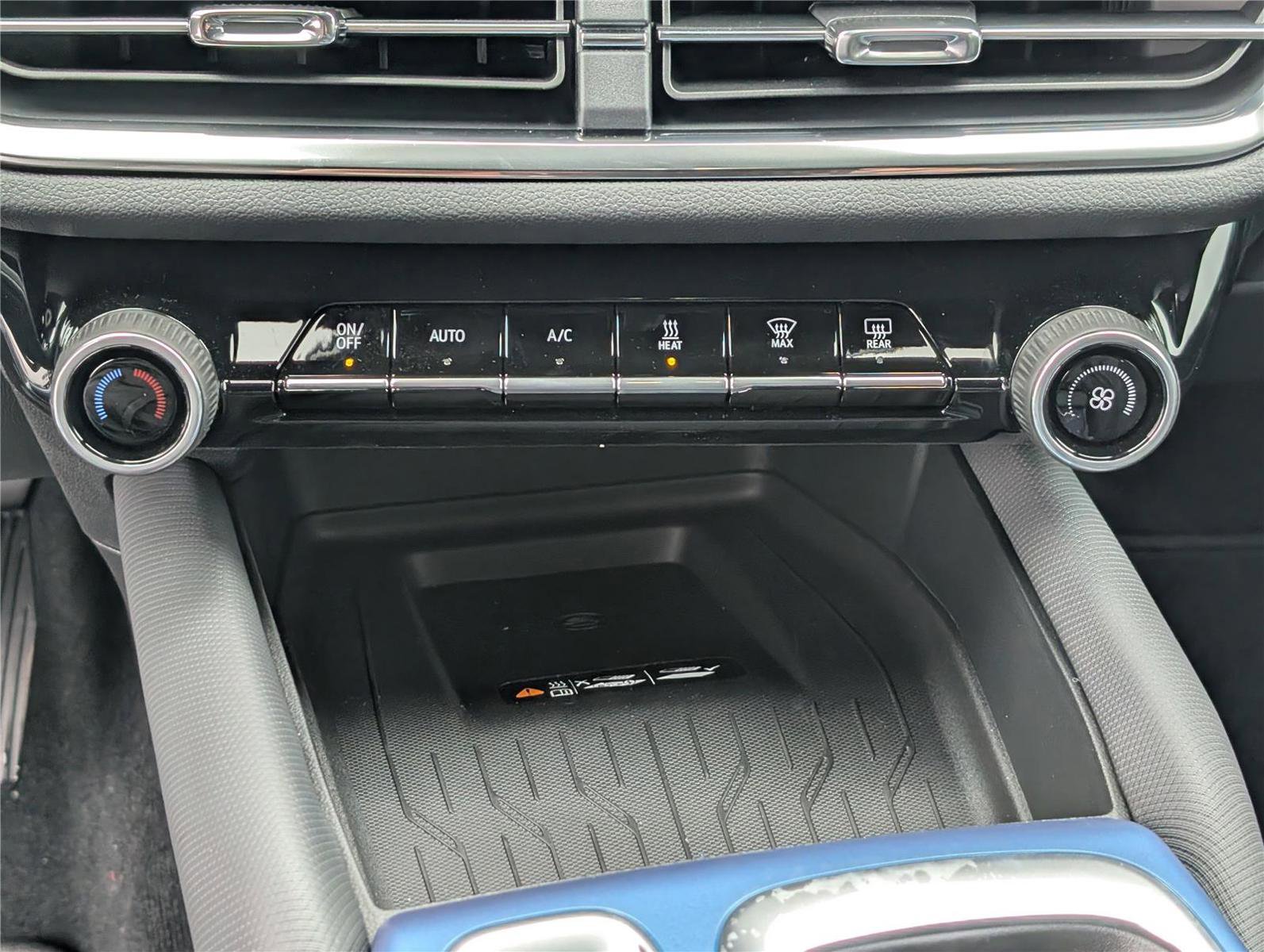 New 2026 Chevrolet Equinox EV LT w/ LPO, Tech Bronze Package image 21