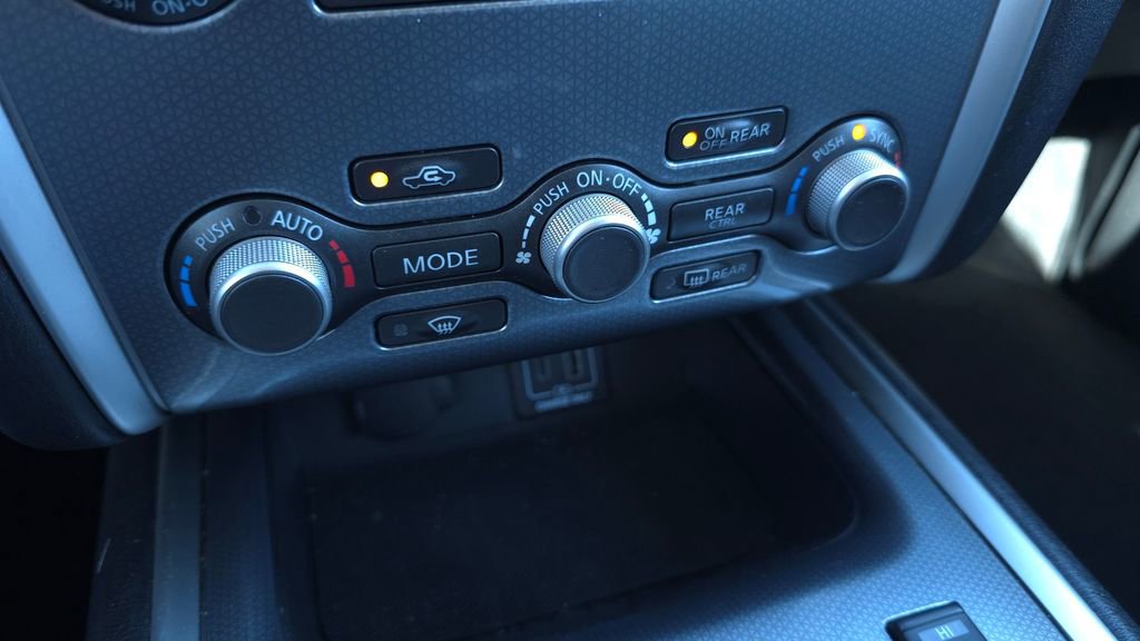 Used 2020 Nissan Pathfinder SL AWD/4WD image 36