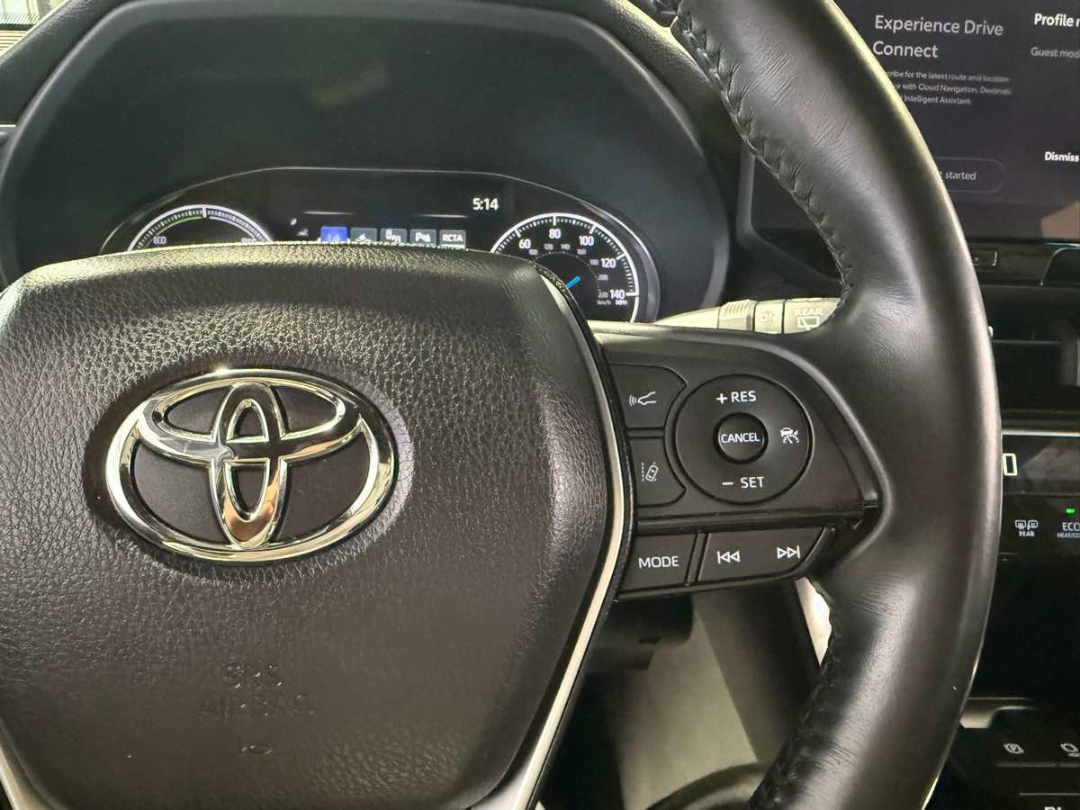 Used 2023 Toyota Venza XLE AWD/4WD image 18
