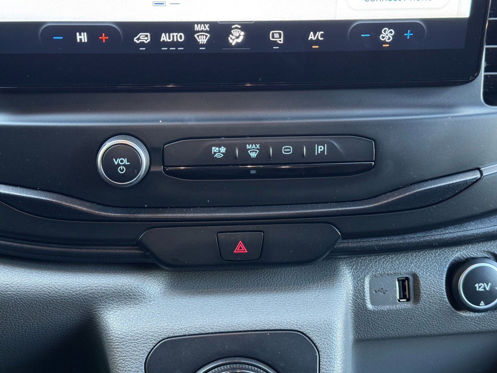 Used 2022 Ford E-Transit Medium Roof w/ Load Area Protection Package image 25