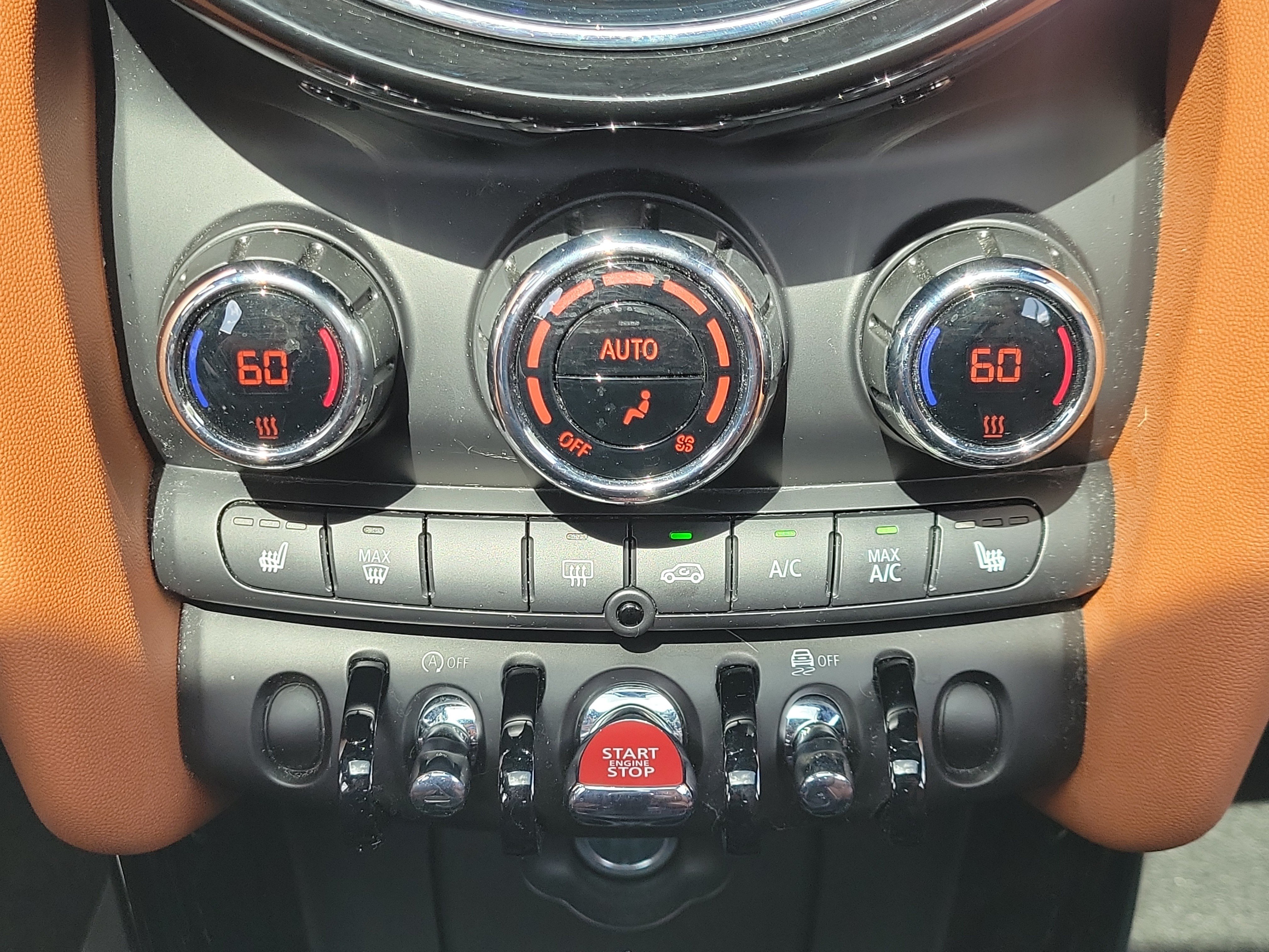 Certified 2024 MINI Cooper 4-Door Hardtop FWD image 23